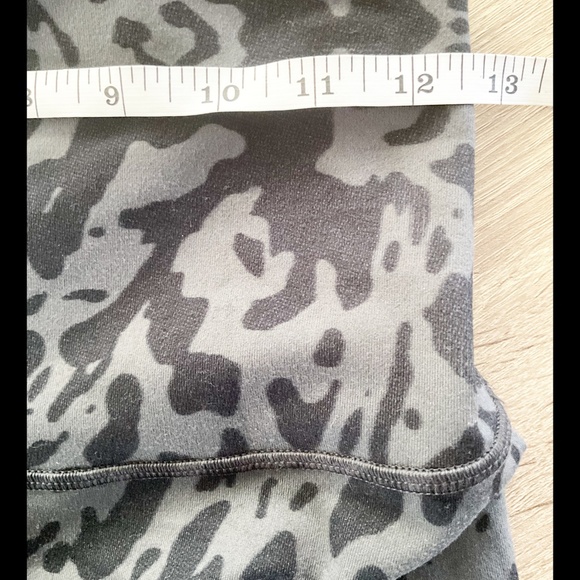Lululemon Wunder Under Legging *Full-On Luon Animal Swirl Deep Coal Light Size 6 - Picture 5 of 8